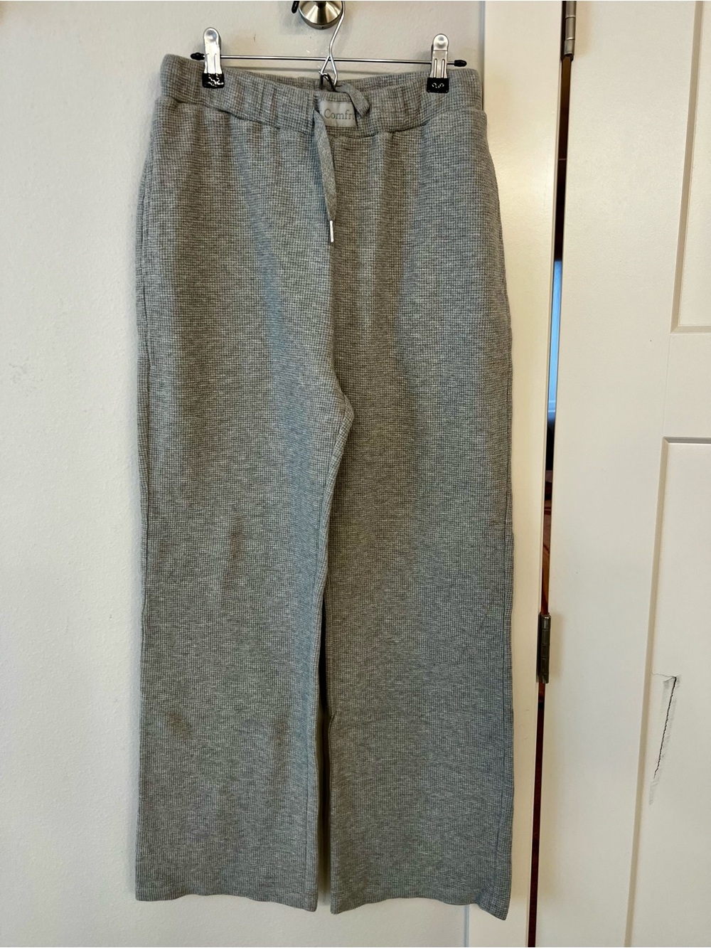 Comfrt Women's Gray Wide-Leg Knit Sweatpants